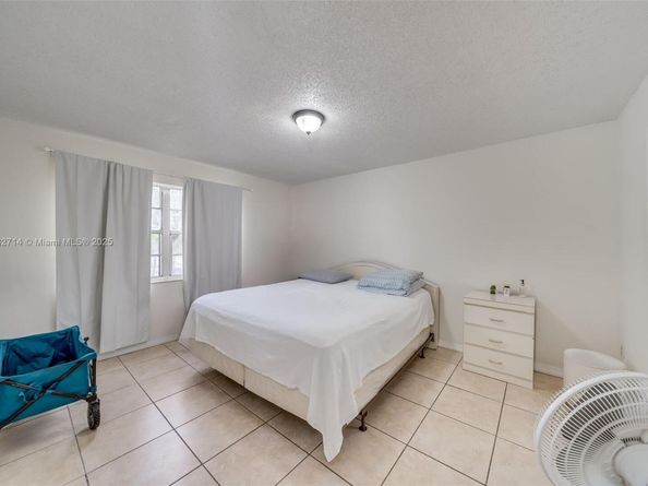 1221 SW 122nd Ave 215, Miami FL 33184