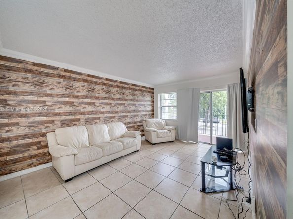 1221 SW 122nd Ave 215, Miami FL 33184
