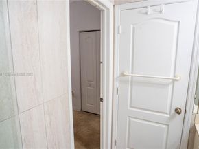 17425 NW 75th Pl 101, Hialeah FL 33015