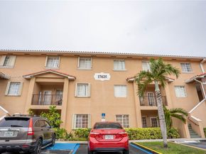 17425 NW 75th Pl 101, Hialeah FL 33015
