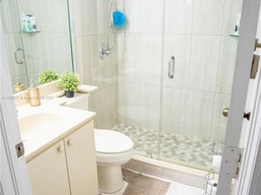 17425 NW 75th Pl 101, Hialeah FL 33015