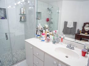 17425 NW 75th Pl 101, Hialeah FL 33015