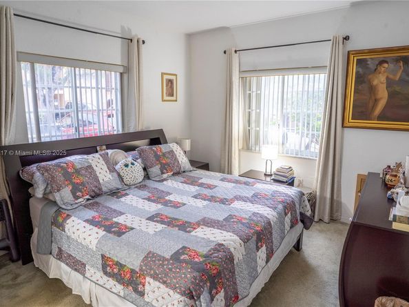 17425 NW 75th Pl 101, Hialeah FL 33015