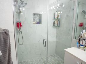 17425 NW 75th Pl 101, Hialeah FL 33015