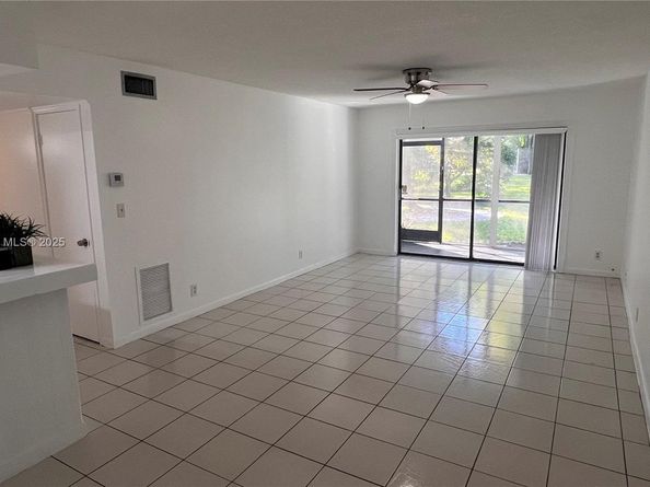 3105 Oakland Shores Dr J106, Oakland Park FL 33309