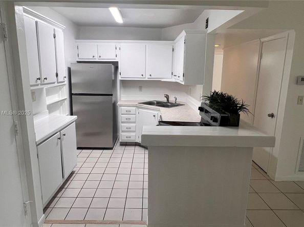 3105 Oakland Shores Dr J106, Oakland Park FL 33309