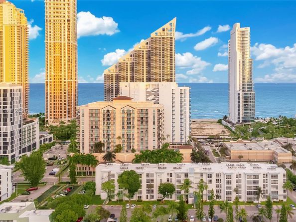 17560 Atlantic Blvd 118, Sunny Isles Beach FL 33160
