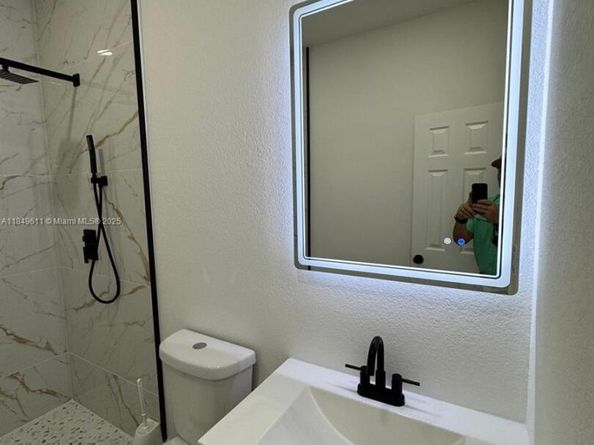 3039 NW 51st Ter, Miami FL 33142