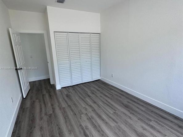 3039 NW 51st Ter, Miami FL 33142