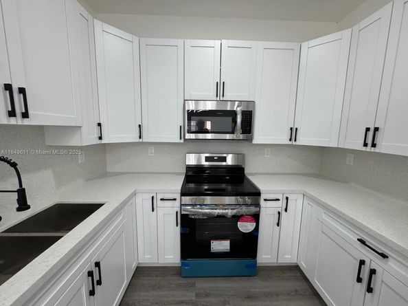 3039 NW 51st Ter, Miami FL 33142