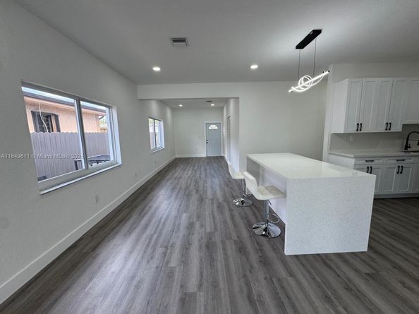 3039 NW 51st Ter, Miami FL 33142