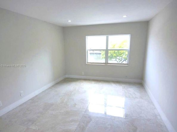300 Diplomat Pkwy 204, Hallandale Beach FL 33009