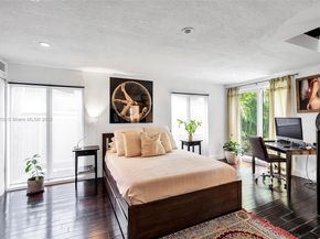 1368 Normandy Dr, Miami Beach FL 33141