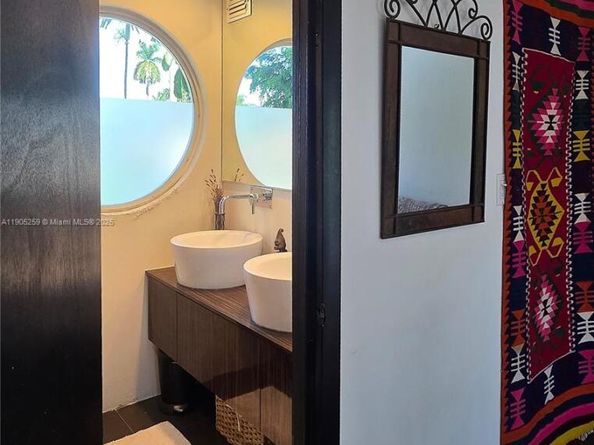 1368 Normandy Dr, Miami Beach FL 33141