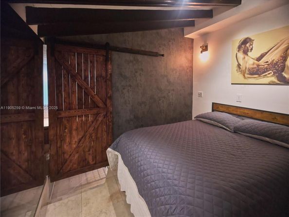 1368 Normandy Dr, Miami Beach FL 33141