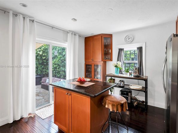 1368 Normandy Dr, Miami Beach FL 33141