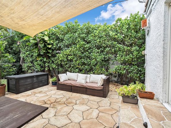 1368 Normandy Dr, Miami Beach FL 33141