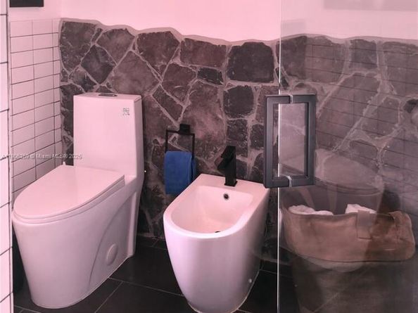 1368 Normandy Dr, Miami Beach FL 33141