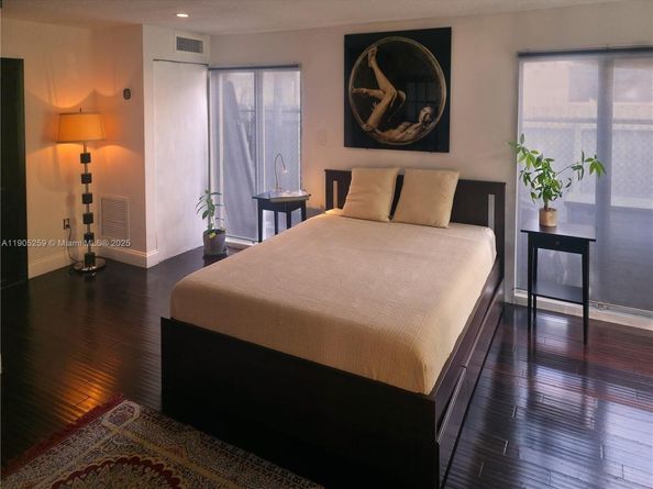 1368 Normandy Dr, Miami Beach FL 33141