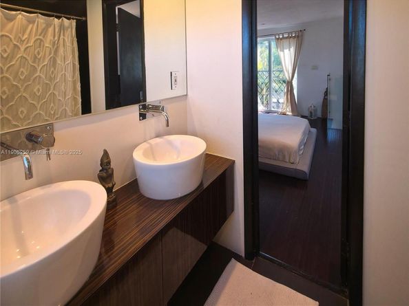 1368 Normandy Dr, Miami Beach FL 33141