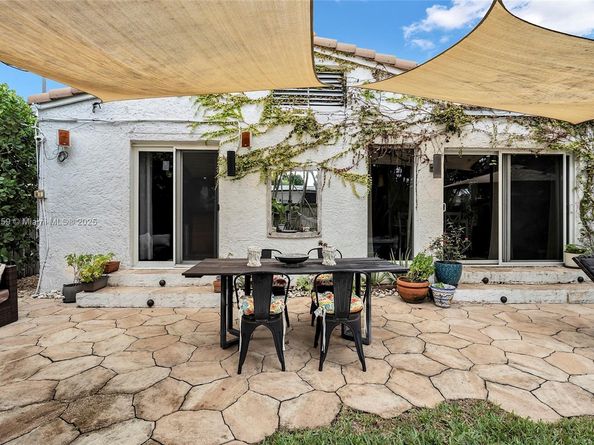 1368 Normandy Dr, Miami Beach FL 33141