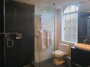 1368 Normandy Dr, Miami Beach FL 33141