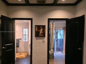 1368 Normandy Dr, Miami Beach FL 33141