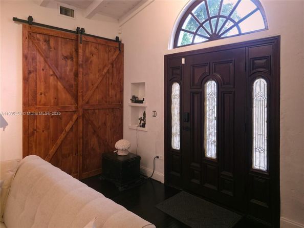 1368 Normandy Dr, Miami Beach FL 33141