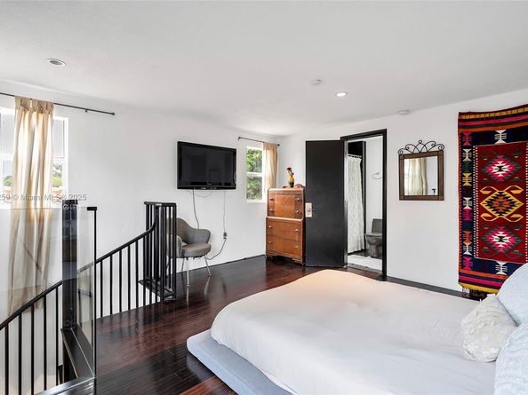 1368 Normandy Dr, Miami Beach FL 33141