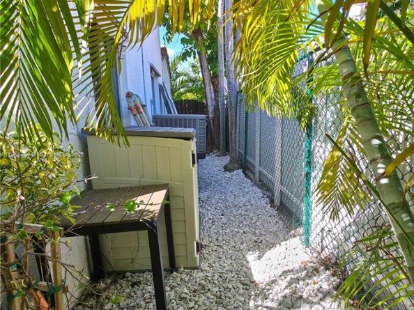 1368 Normandy Dr, Miami Beach FL 33141