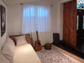 1368 Normandy Dr, Miami Beach FL 33141