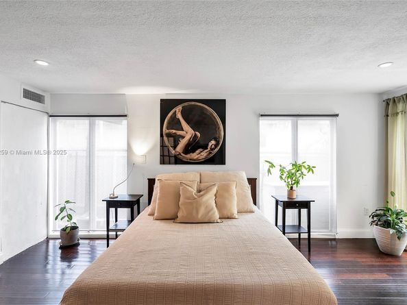 1368 Normandy Dr, Miami Beach FL 33141