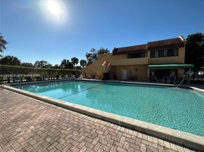 450 Commodore Dr 306, Plantation FL 33325