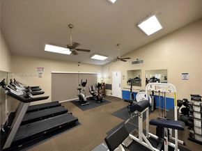 450 Commodore Dr 306, Plantation FL 33325
