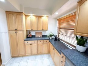 450 Commodore Dr 306, Plantation FL 33325