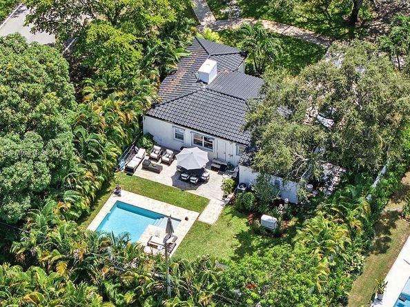 5 NW 107th St, Miami Shores FL 33168