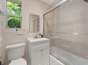 5 NW 107th St, Miami Shores FL 33168