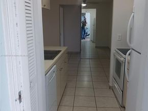 2700 NE 135th St 30, North Miami FL 33181