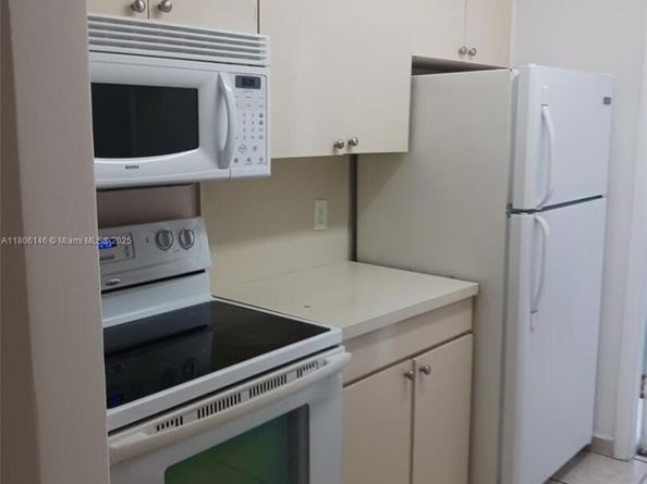 2700 NE 135th St 30, North Miami FL 33181