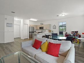 15500 SW 136th St 202, Miami FL 33196