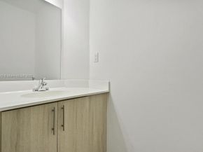 15500 SW 136th St 202, Miami FL 33196