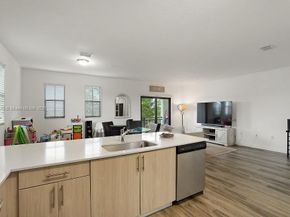 15500 SW 136th St 202, Miami FL 33196