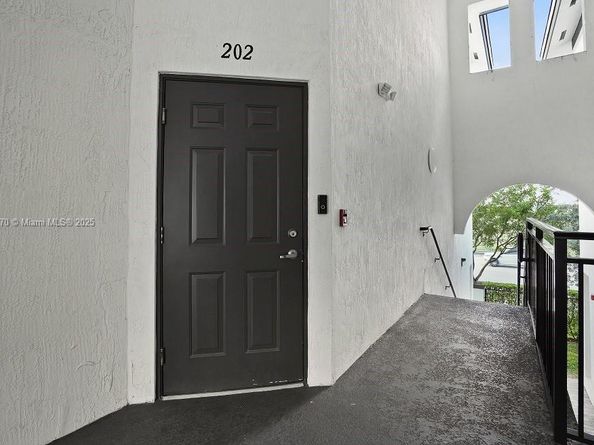 15500 SW 136th St 202, Miami FL 33196