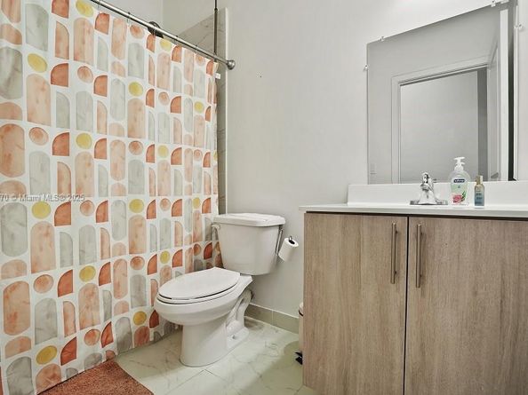 15500 SW 136th St 202, Miami FL 33196