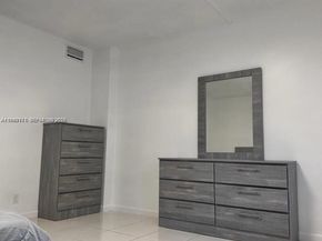 319 NE 14th Ave 106, Hallandale Beach FL 33009