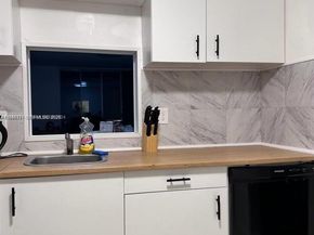 319 NE 14th Ave 106, Hallandale Beach FL 33009