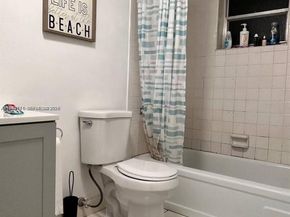 319 NE 14th Ave 106, Hallandale Beach FL 33009