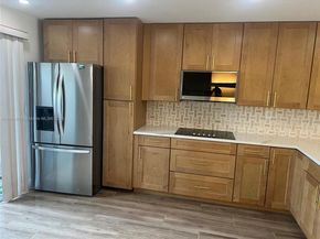 4952 N Hemingway Cir, Margate FL 33063