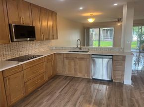 4952 N Hemingway Cir, Margate FL 33063