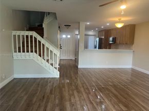 4952 N Hemingway Cir, Margate FL 33063